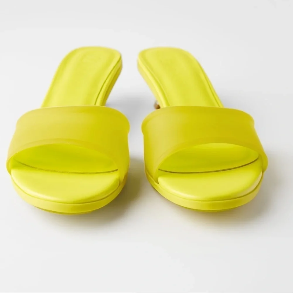 ZARA BNWT Rubber Kitten Heel Sandals - Picture 4 of 7